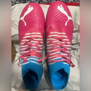 PUMA FUTURE Z Creative FG Soccer Cleats. Men’s Size 9